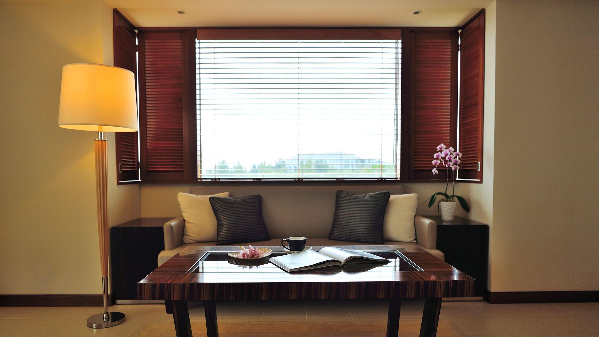 Hotel The Atta Terrace Club Towers (Adults Only) Onna Esterno foto