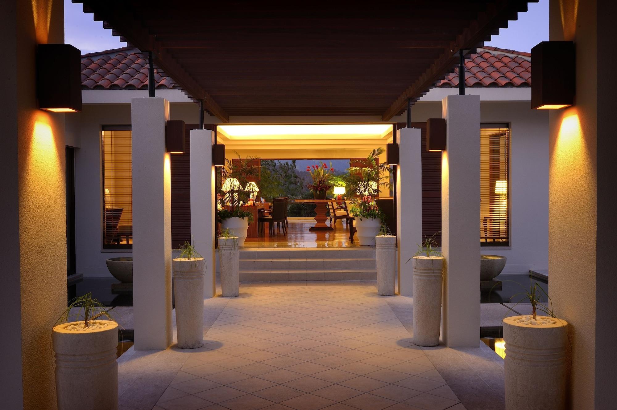 Hotel The Atta Terrace Club Towers (Adults Only) Onna Esterno foto